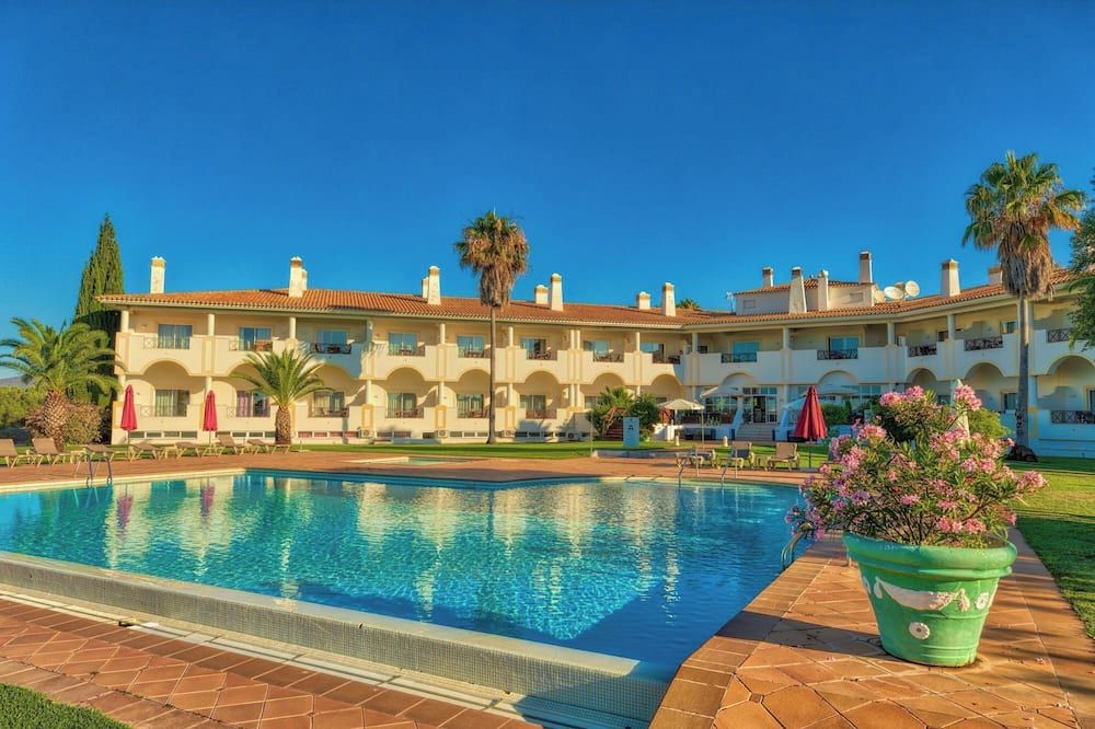 كولينا فيرد ريزورت