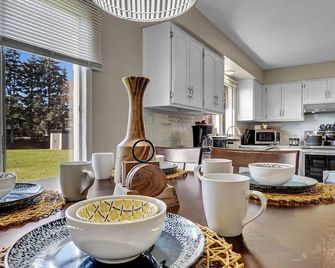 Family and Dog friendly home in Brighton - Rochester - Kitchen