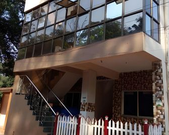 Relax Inn - Matheran - Gebäude