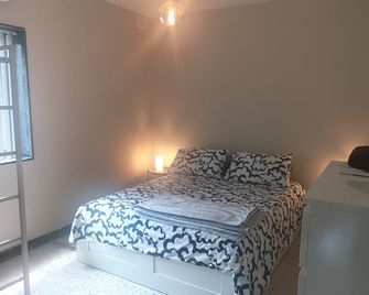 Beautiful flat with Swimming-pool & Seaview - Saint Paul’s Bay - Bedroom