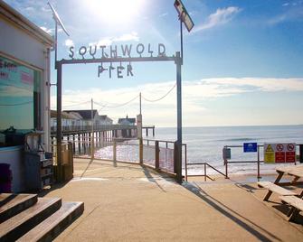 Romantic Flint Cottage on the Suffolk Coast - Saxmundham - Balcony