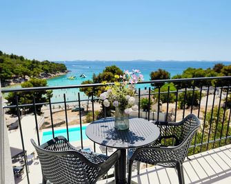 Colentum Resort Murter - Murter - Balcón