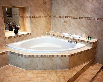 Beveridge Park Hotel - Kirkcaldy - Bathroom
