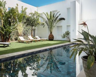 Casa Apollo Guesthouse - Faro - Bể bơi