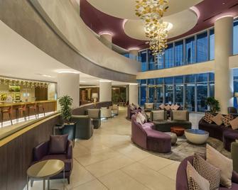 DoubleTree by Hilton Yerevan City Centre - Yerevan - Lounge