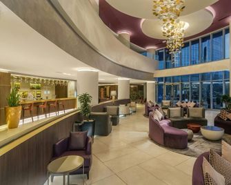 DoubleTree by Hilton Yerevan City Centre - Erevã - Lounge