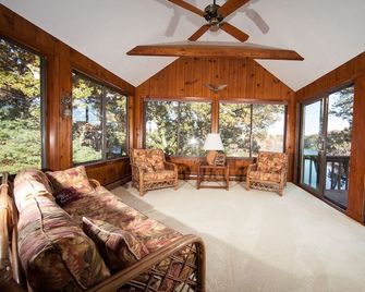 Spectacular Waterfront View! A/C - Minutes to Beauitiful Beaches & Golf Course! - Dennis - Stue