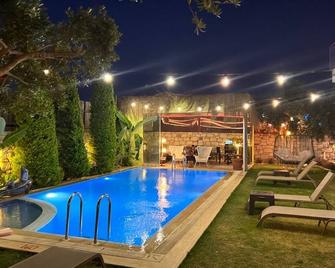 Alacati Viola Hotel - Alaçati - Havuz