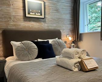 New Flying Horse Inn - Ashford - Bedroom