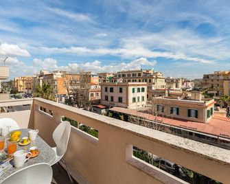 Guest House Maison 6 - Lido di Ostia - Balkon