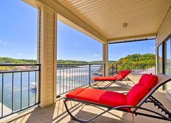 Bright Waterfront Condo with Resort Amenities! - Lake Ozark - Balcony