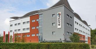Ramada Encore by Wyndham Doncaster Airport - Doncaster
