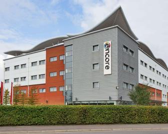 Ramada Encore by Wyndham Doncaster Airport - Doncaster - Edificio