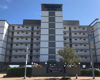 Travelodge by Wyndham Suites Virginia Beach Oceanfront - Virginia Beach - Building