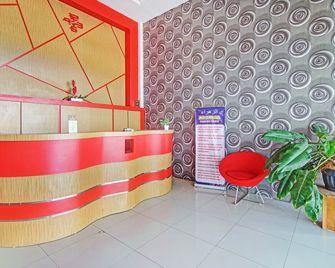 OYO 90419 Azzahra Homestay Syariah - Bukittinggi - Front desk