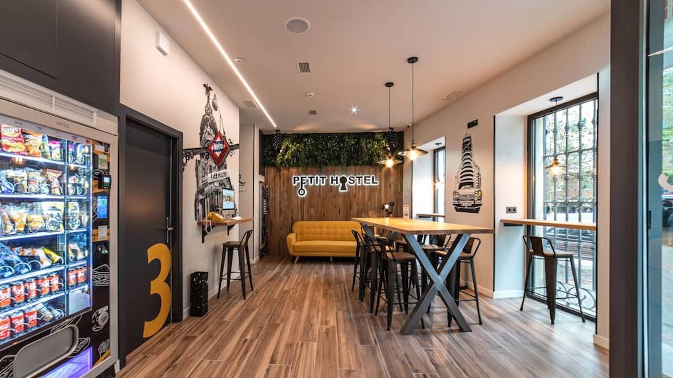 Petit Hostel La Latina
