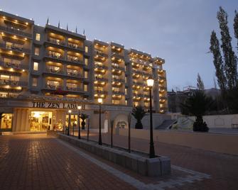 The Zen Resort Ladakh - לה - בניין