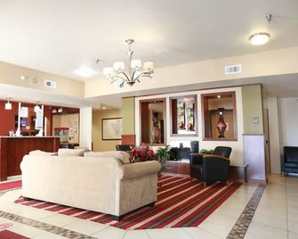 Ramada by Wyndham Fresno Northwest - פרסנו - לובי