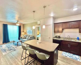 Ultra-Luxury 2br Downtown Condo - 鹽湖城 - 廚房