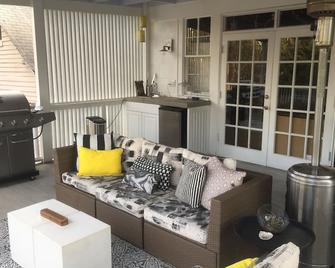 Midtown craftsman 2 Blocks from Piedmont Park - Atlanta - Living room