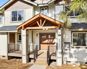 The Gathering House at Running Y - Klamath Falls - Edificio