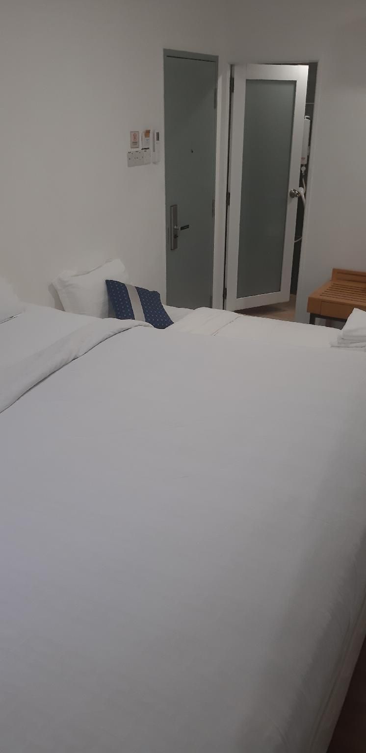 Sand Hotel thumbnail 3
