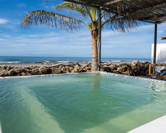 Hotel Boutique Sobre la Playa - San Bernardo del Viento - Piscina
