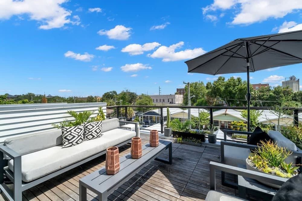 Casa Cohiba by Brightwild Steps to 7th Ave - טמפה - מרפסת