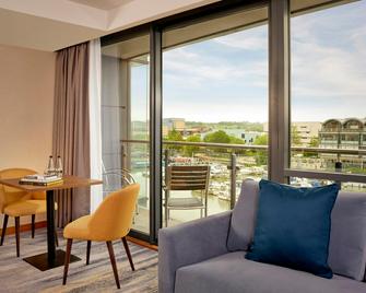 DoubleTree by Hilton Lincoln - לינקולן - חדר שינה