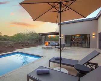The Duke Luxury Safari Villa - Marloth Park - Pool