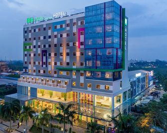 ibis Styles Cikarang - בקאשי - בניין
