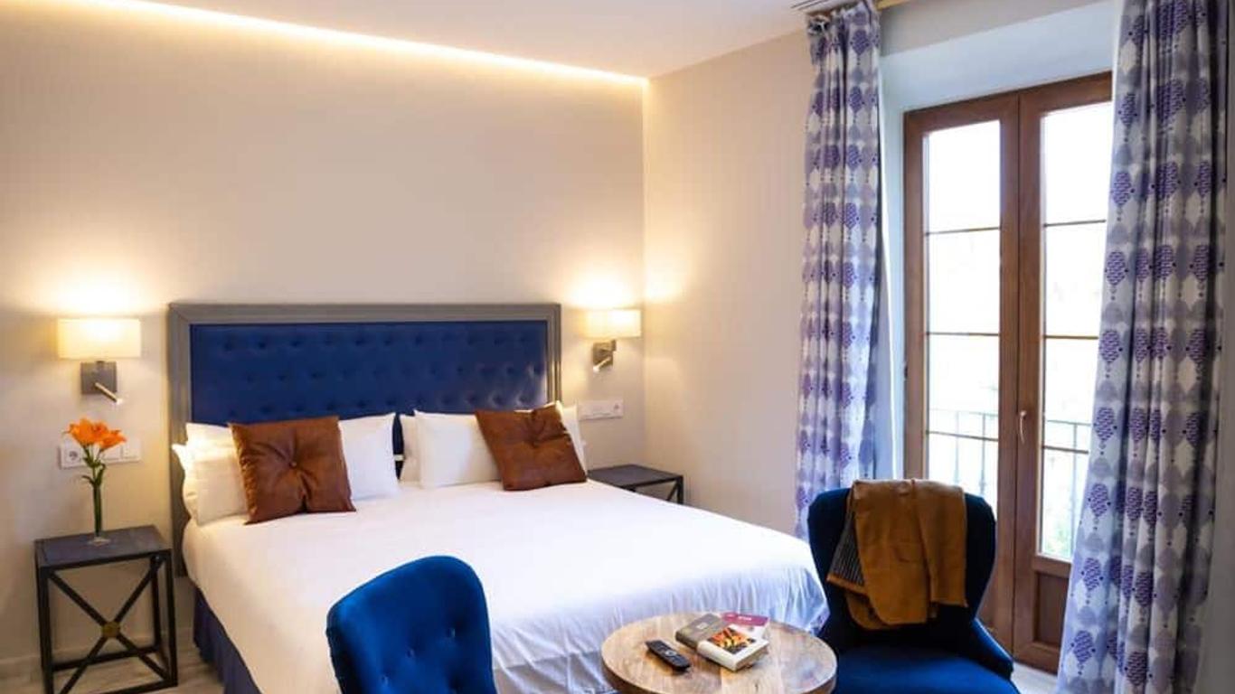 Plazuela del Carbón Suites