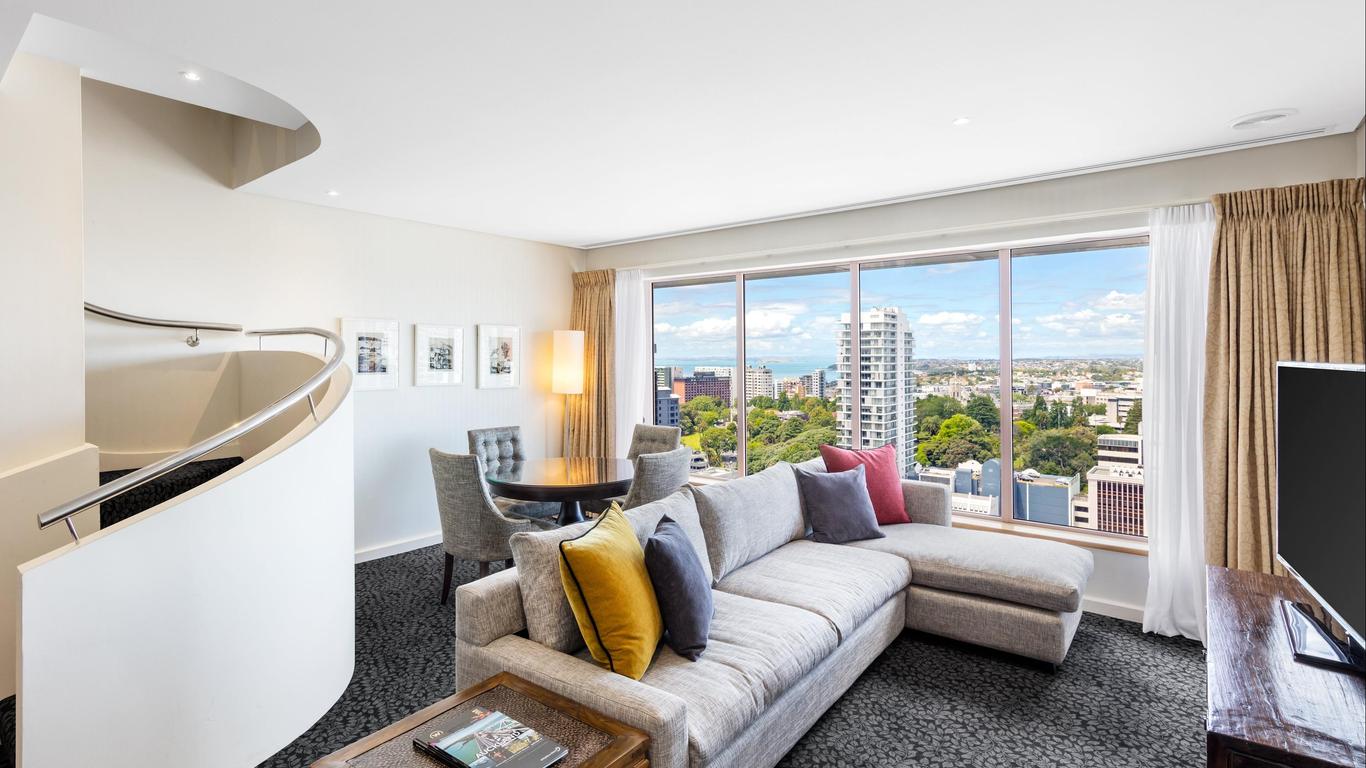 كراون بلازا أوكلاند، آن آي آيتش جي هوتل