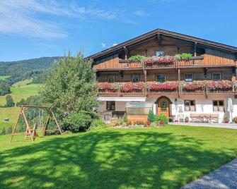Beautiful apartment in Brandenberg with WiFi and 1 Bedrooms - Brandenberg - Building