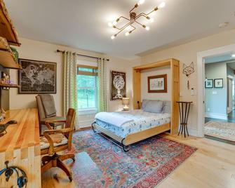 Secluded Ithaca Home with Hot Tub about 5 Mi to Cornell! - Ithaca - Quarto
