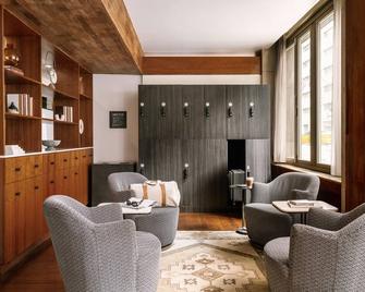 Sonder Duane Street | Double Queen Room - New York - Living room