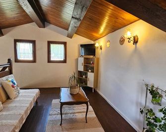 Casa De Férias - La Motte-Chalançon - Sala de estar