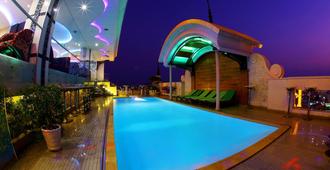Holiday One Hotel - Can Tho - Uima-allas