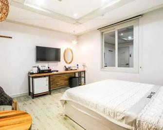 Ok Hotel - Sacheon - Habitación