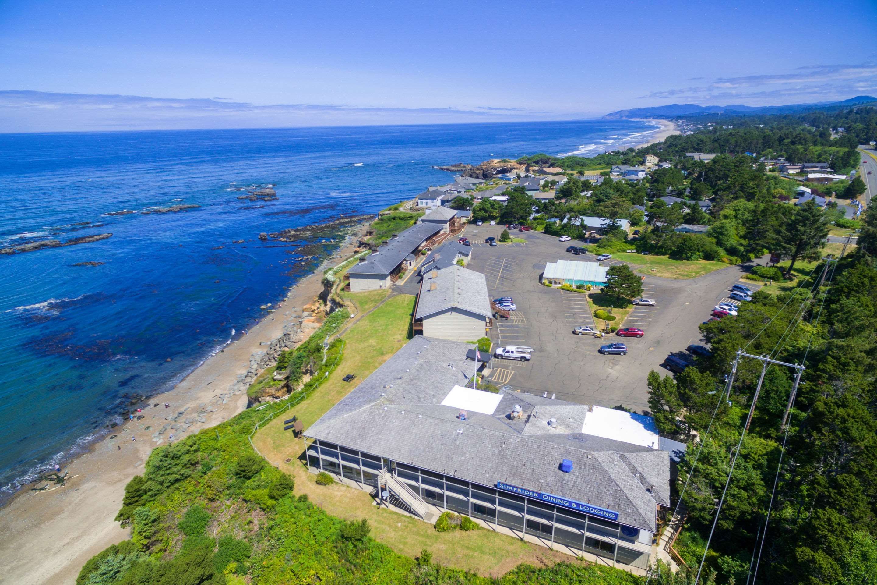 Clarion Inn Surfrider Resort - Depoe Bay - Beach
