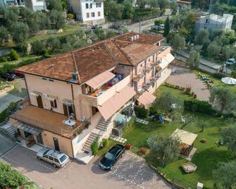 Residence Villa Marghrita Studio Side Ground Floor - Brenzone - Building