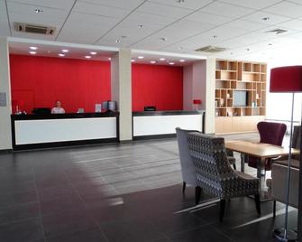 Ramada Hotel & Suites by Wyndham Alabuga - Yelabuga - Recepción