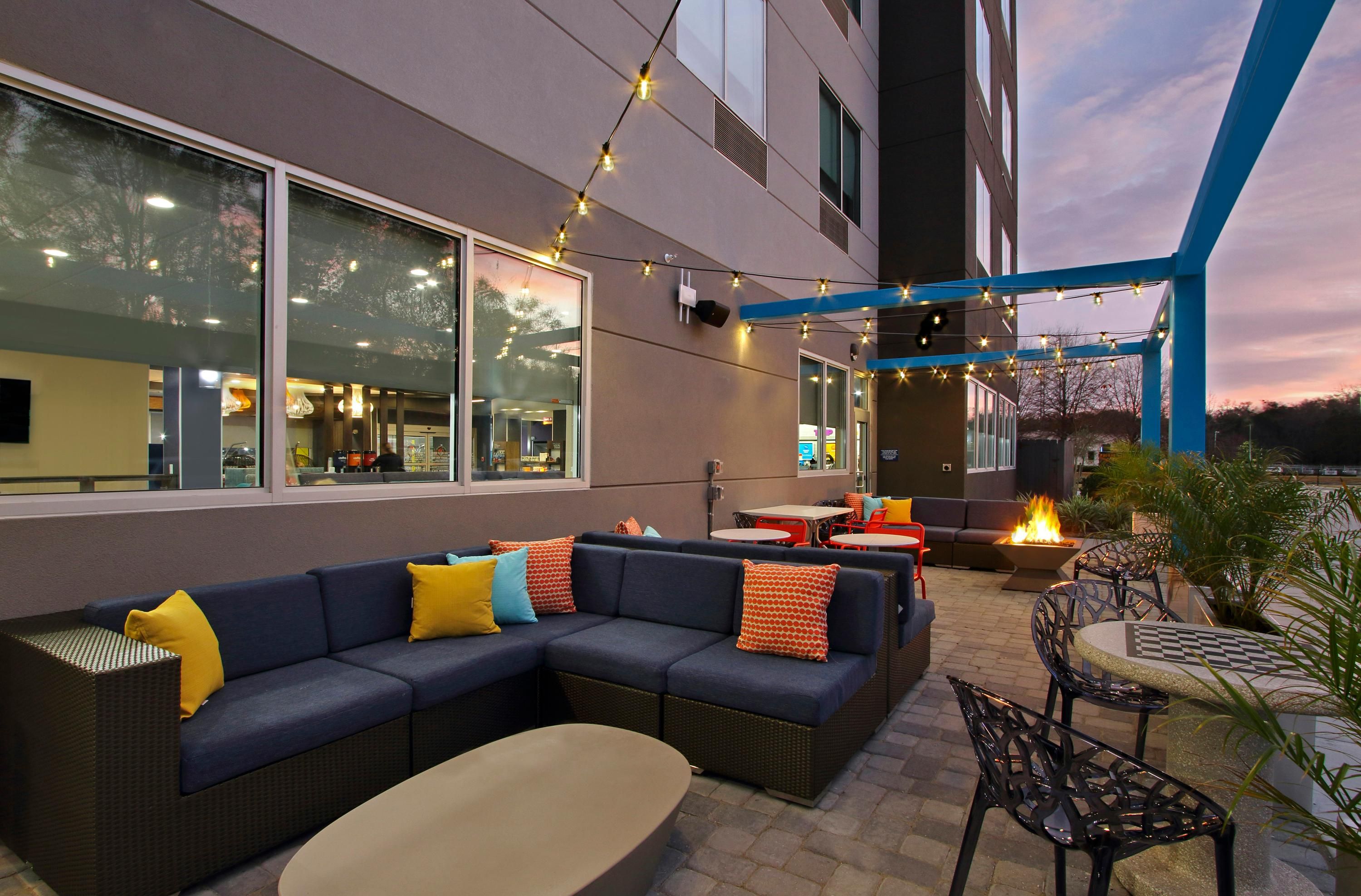 Tru by Hilton Mobile I-65 Government Blvd - Mobile - Patio