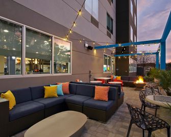 Tru by Hilton Mobile I-65 Government Blvd - Mobile - Patio