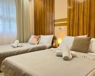 Lodging House by Ricco's - Puerto Galera - Schlafzimmer