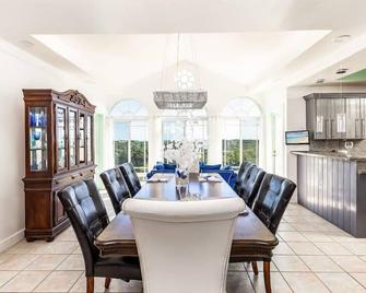 Waterside Home, Shaded Whirlpool Spa, Outdoor Dining, Smart Tv, Amazon Prime - Île de Providenciales - Salle à manger