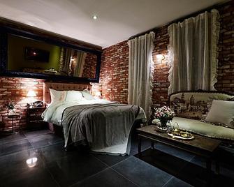 Lua Premium Drive-In Hotel - Pocheon - Habitación
