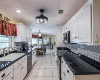 Albertville lovely 3 bedroom family home - Albertville - Kuchyň