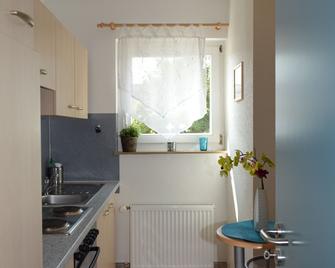 Neu Heidelberg - Guesthouse & Apartments - Heidelberg - Kitchen