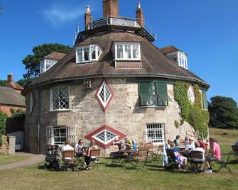 Lovely, comfortable apartment In Branscombe, Devon close to beach - Seaton - Building